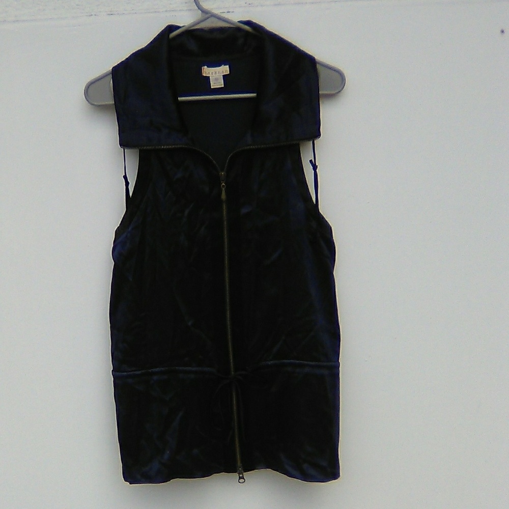 Pure silk top by harkham